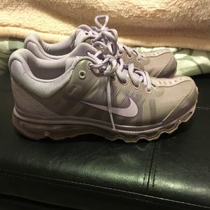 Nike women 7.5 shoes